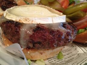 Chevre burger with a very nice melting chevre cheese on top, always a winning combination.