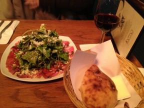 Carpaccio Salad, green salad, pomegranate vinaigrette, sirloin carpaccio with parmesan and pumpkin seeds (43 NIS).