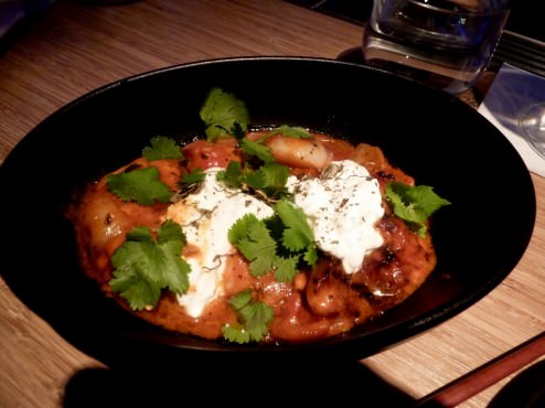 Butter chicken, tomatoes, brown butter, peanuts, curry leaves (66 ILS)